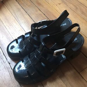 black heeled jelly sandals with strap